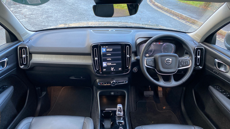 Volvo Xc40 2.0 B4P Inscription 5dr AWD Auto Petrol Estate